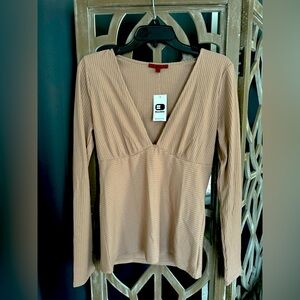 NWT Buckle brand fitted top